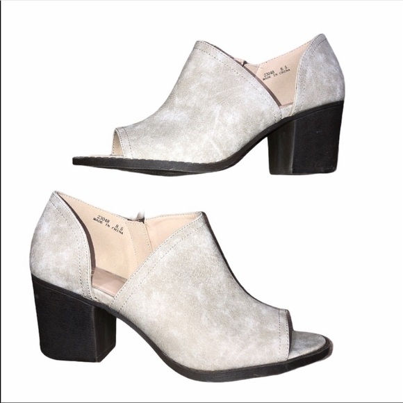 Tan size 8 1/2 open ankle zippered booties - Picture 9 of 9